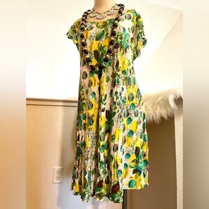 EUC L Vintage Green Yellow Jams World Vacation Comfortable Collectible Dress